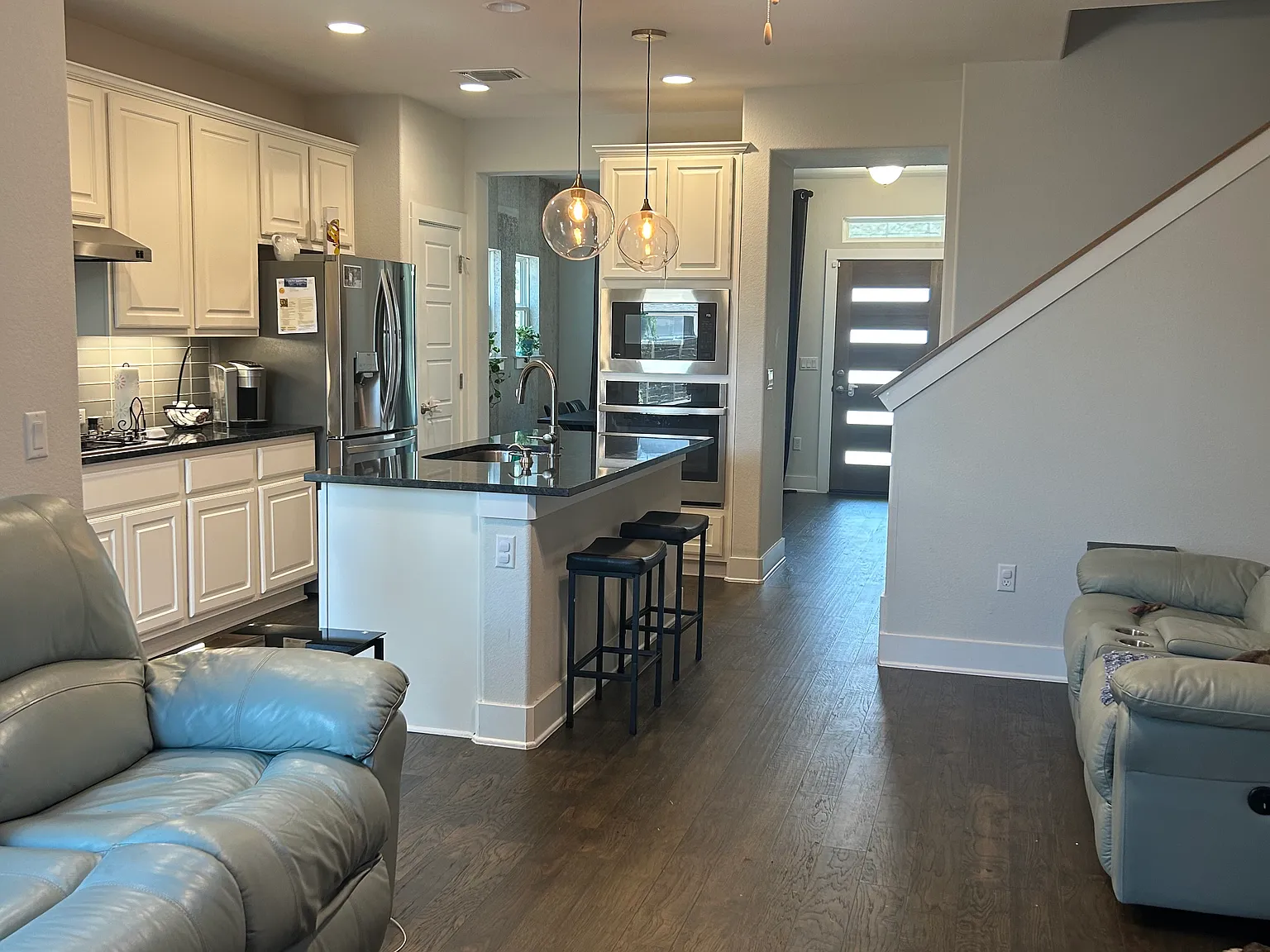 1 bed, 1888 sqft, $1,200 — Photo 3