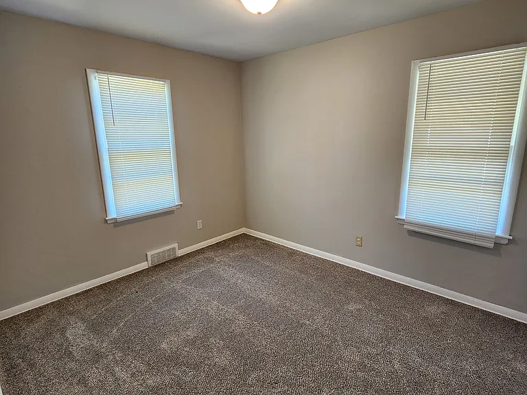 1508 E Salome St — Photo 4