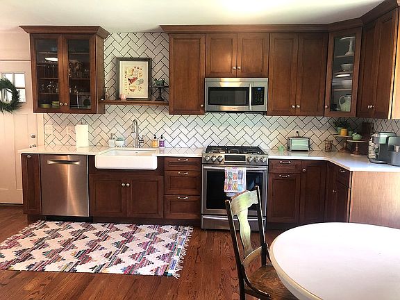 3rd image of 4399 Ashwood Dr