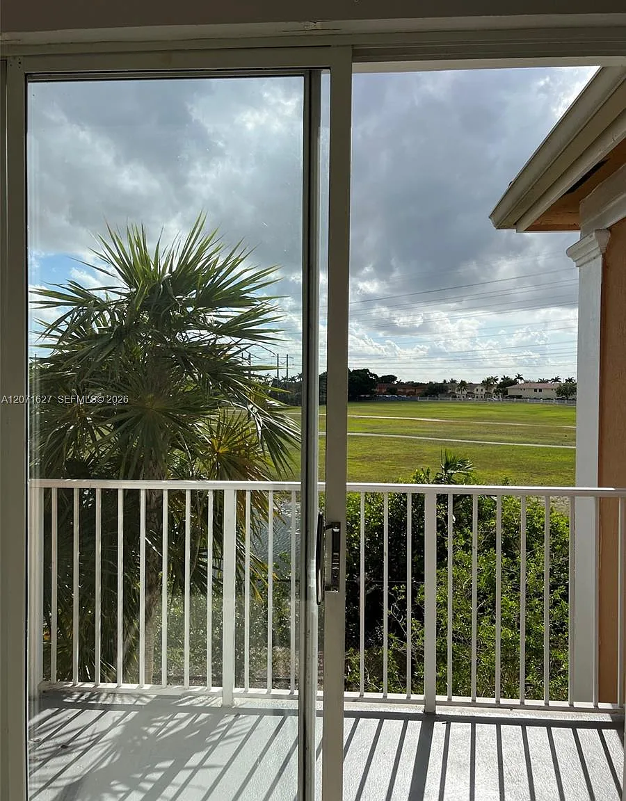 Shoma Homes At Country Cl — Photo 4