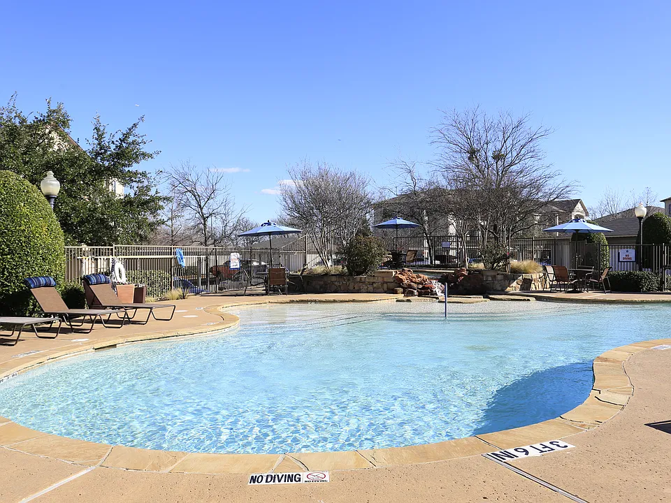 Sparking resort style pool