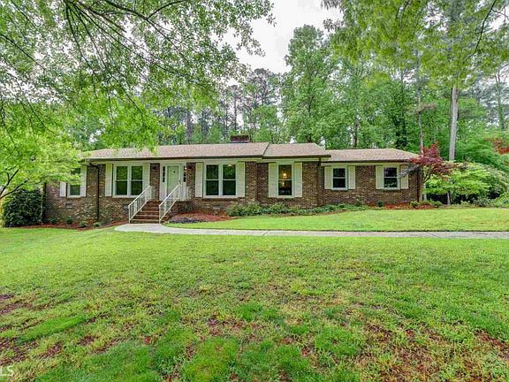 4th image of 5074 Fox Forest Cir