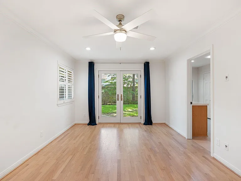 13703 Queensbury Ln — Photo 17