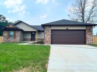 101 E Rosalie St, Strafford, MO 65757