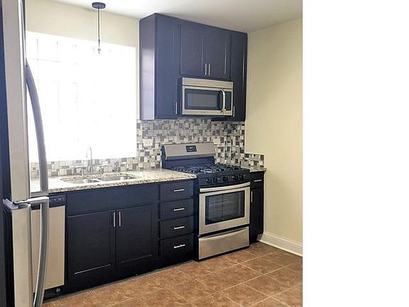 4th image of 7327 S Luella Ave