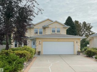 915 Picard Dr NW, Edmonton, AB T5T6H2