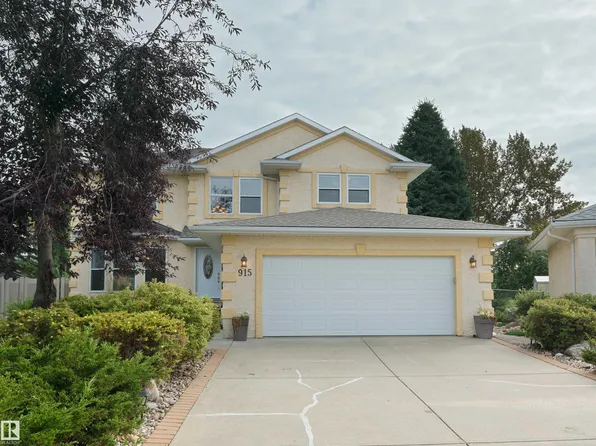 915 Picard Dr NW, Edmonton, AB T5T 6H2