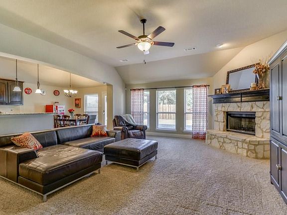 5th image of 905 Abbey Ln