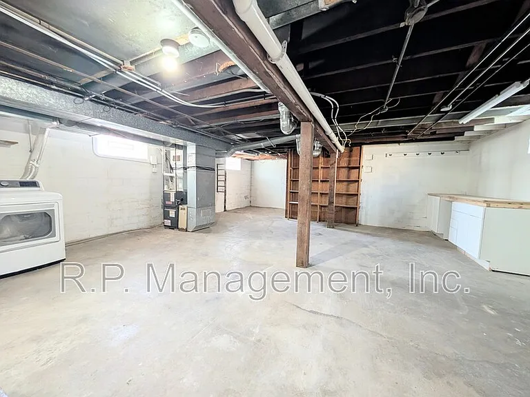 636 Gotzian St — Photo 16