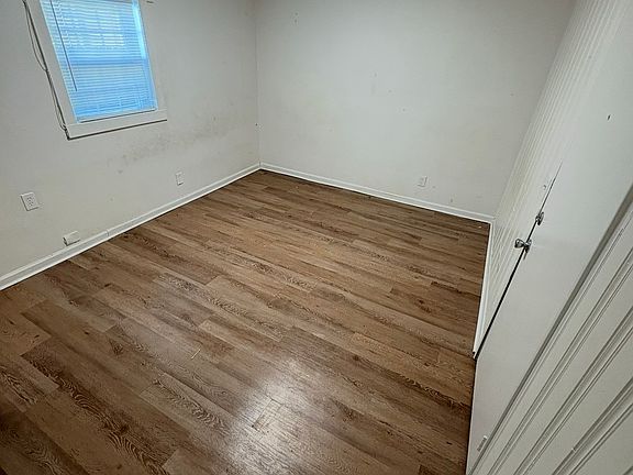 3rd image of 2126 15th Ave N APT 103