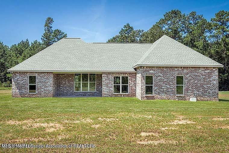 2nd image of 42 Tree Line Dr