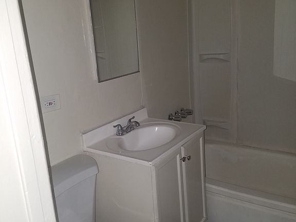 2nd image of 962 N Mountain View Ave APT 04