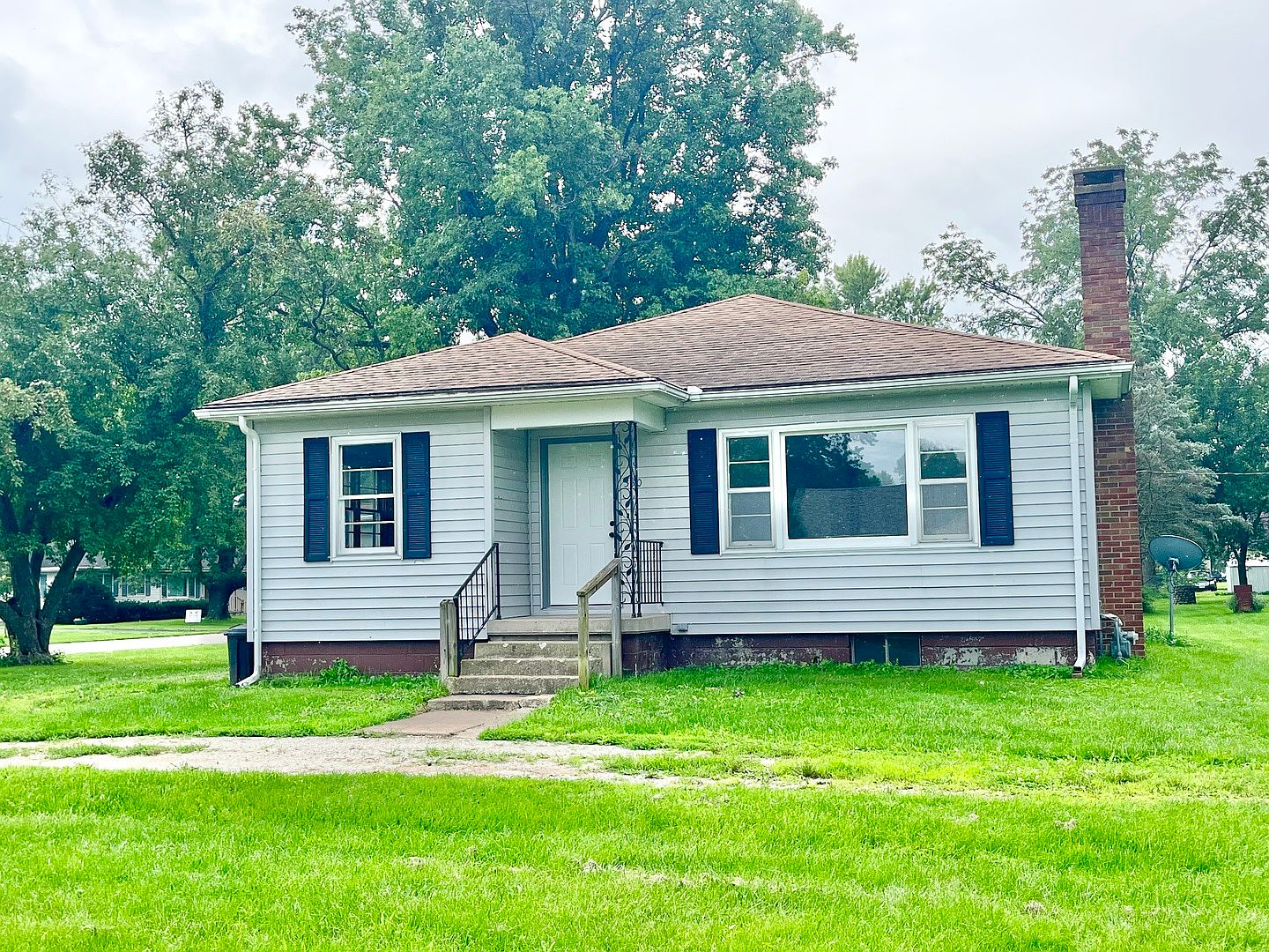 330 E Vine St, Piper City, IL 60959 Zillow