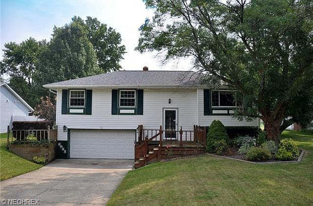 1st image of 8985 Lincolnshire Dr