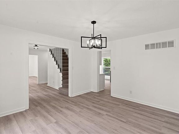 5th image of 307 S Sunset Ln
