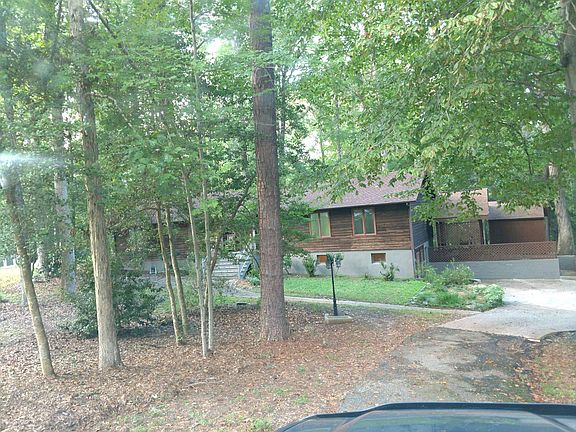 3rd image of 105 Idaho Cir