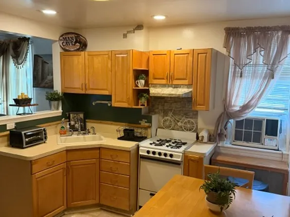 19 Orlando St APT 1, Staten Island, NY 10305