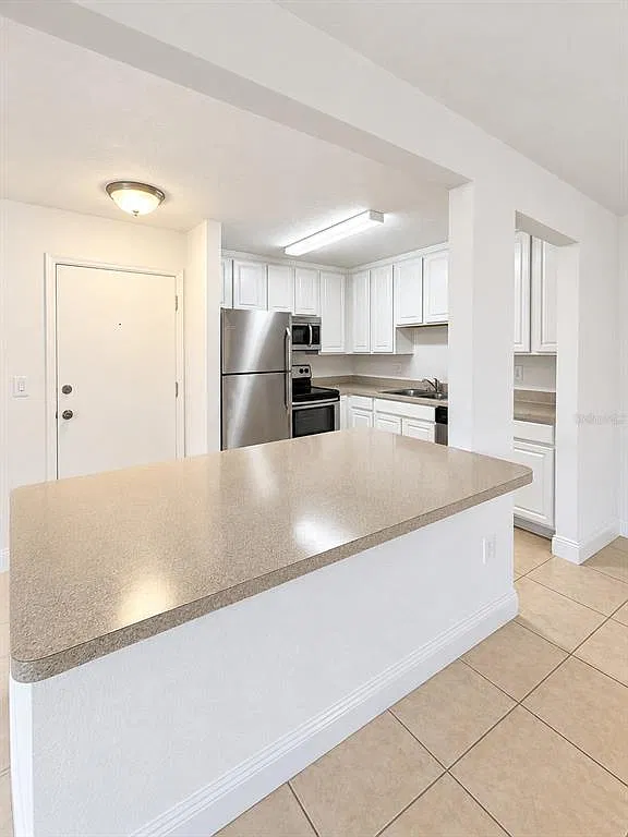 2 bed, 1.0 bath, 1051 sqft, $1,500 — Photo 3