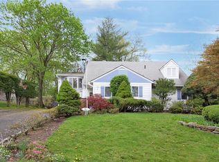 10 Dunham Rd, Hartsdale, NY 10530