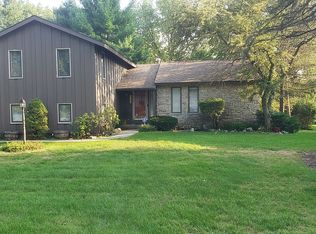 19156 Edinburgh Dr, South Bend, IN 46614
