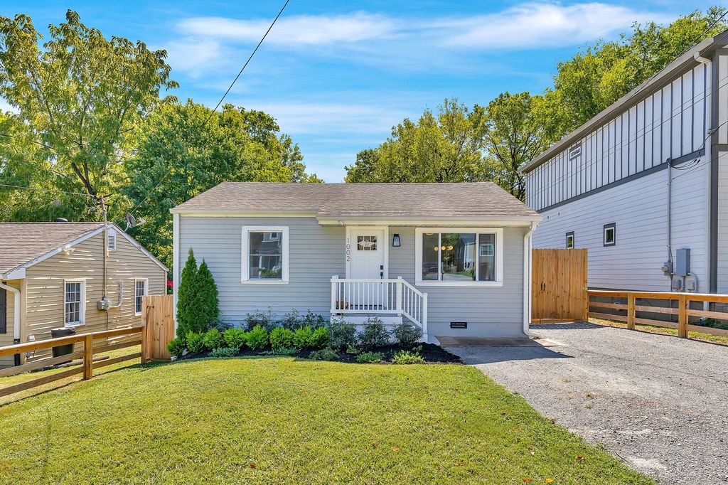 1002 Dew St, Nashville, TN 37206 home