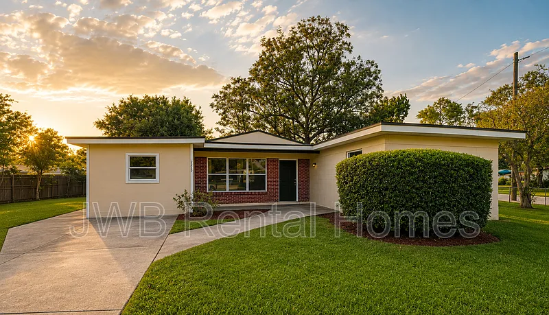 Cedar Hills — Photo 1