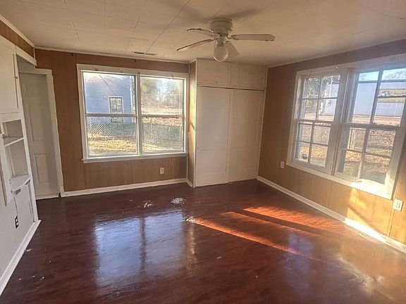 4th image of 808B 26th St SW