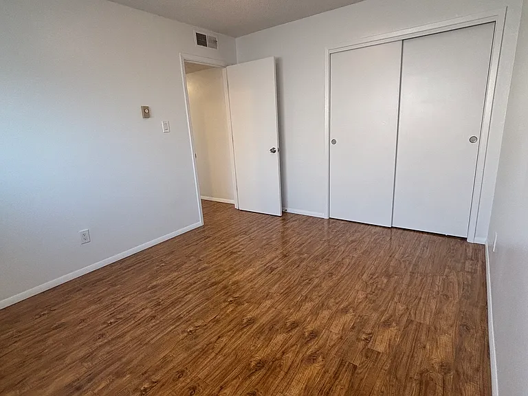 9021 Candelaria Rd NE #A — Photo 13
