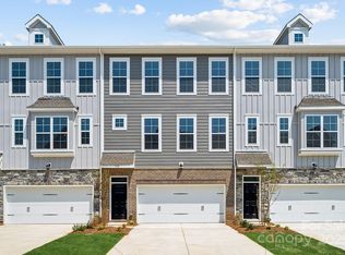 6977 Waterstone Dr, Sherrills Ford, NC 28673