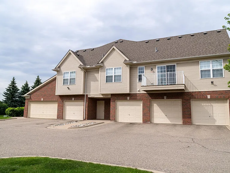 8413 Heywood Cir — Photo 2