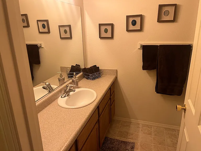 859 Forestglen Dr #B — Photo 5