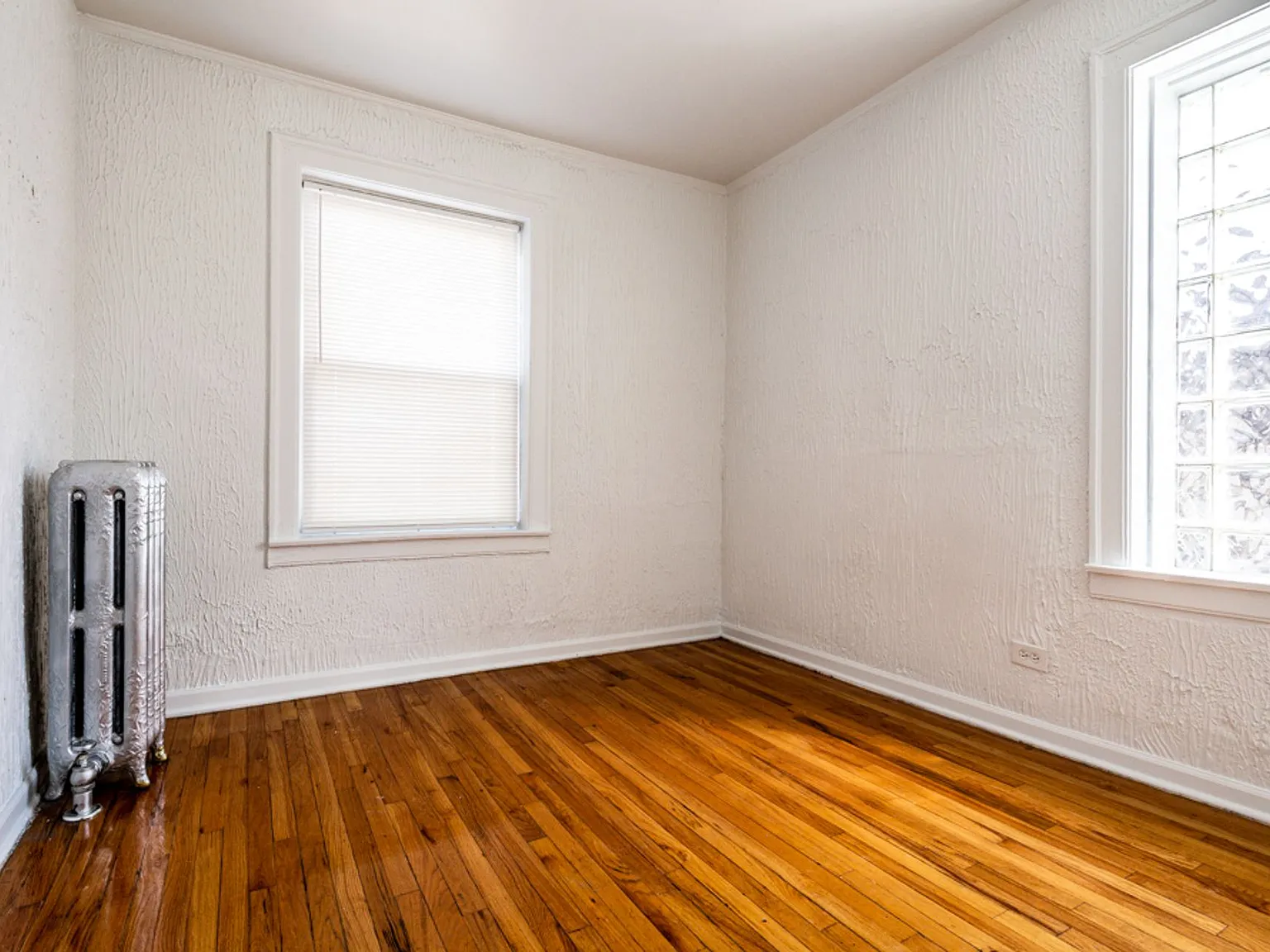 8057 S Laflin — Photo 3