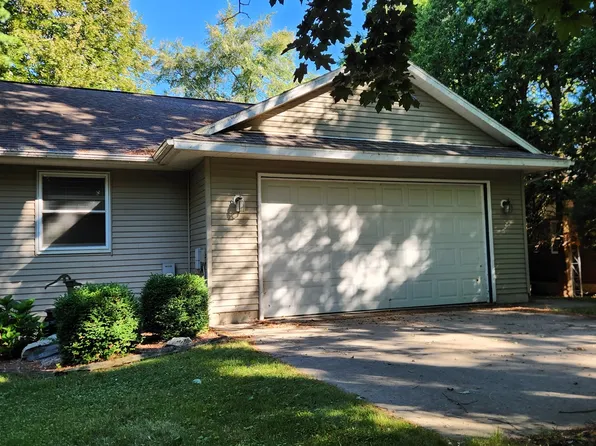 W10606 Hickory Point Rd, Beaver Dam, WI 53916