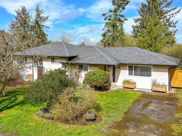 822 Leslie Dr #820, Saanich, BC V8X 2Y4