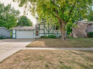209 E 6th St, Lake Park, IA 51347