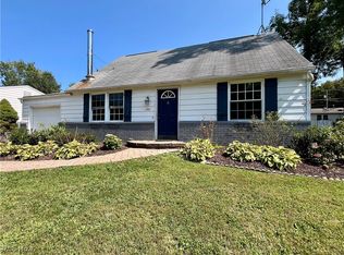 1747 Stirling Rd, Madison, OH 44057