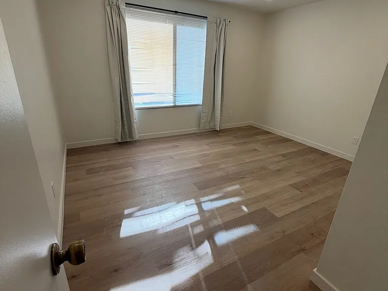 4818 S Alder Dr — Photo 5