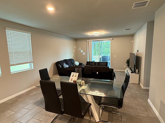 4th image of 3342 Curlew Ave