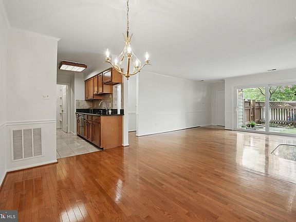 4th image of 6118 Essex Ct House A