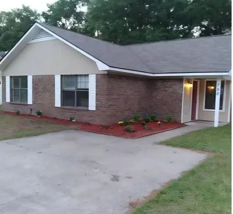 798 Madison Dr