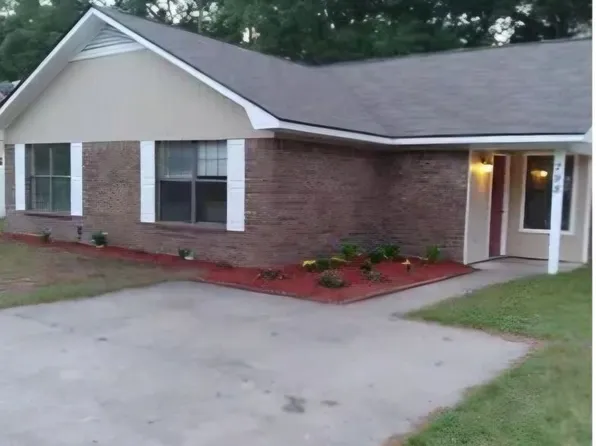 798 Madison Dr, Hinesville, GA 31313