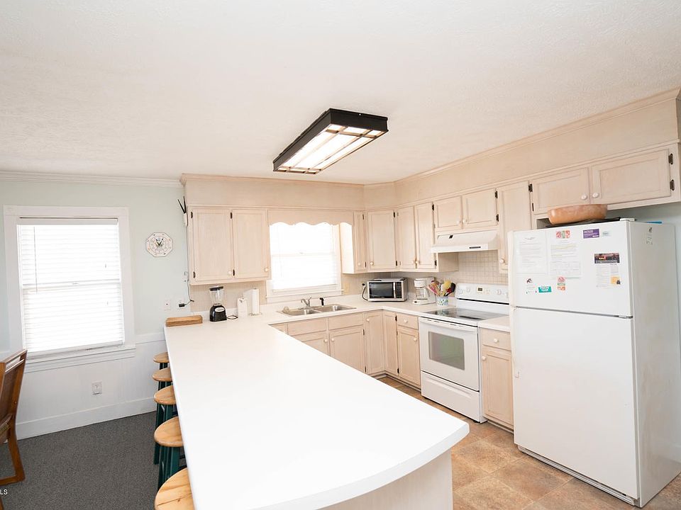 506 E Main St, Sunset Beach, NC 28468 | Zillow 506 E Main St, Sunset Beach, NC 28468 | Zillow