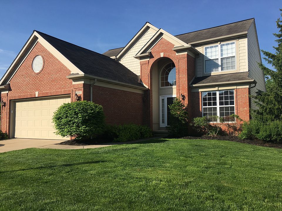 300 Lexington Circle