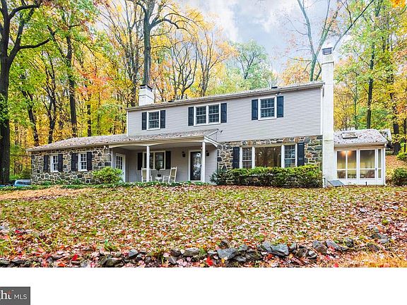 2nd image of 91 Oakwood Ln