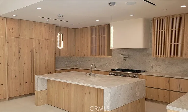 5061 Woodley Ave — Photo 10