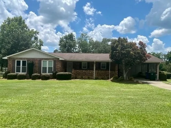 302 Irvindale Dr, Dublin, GA 31021