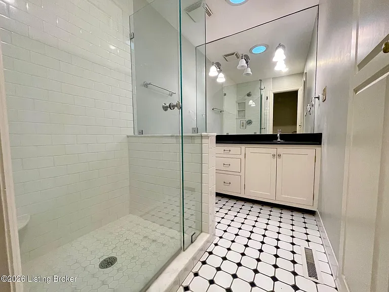 106 Spruce Ln — Photo 13