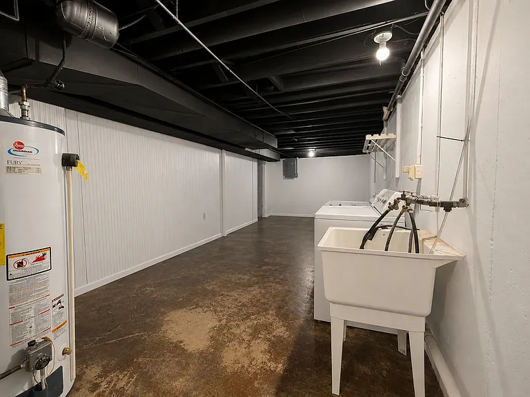 735 Maple St — Photo 12