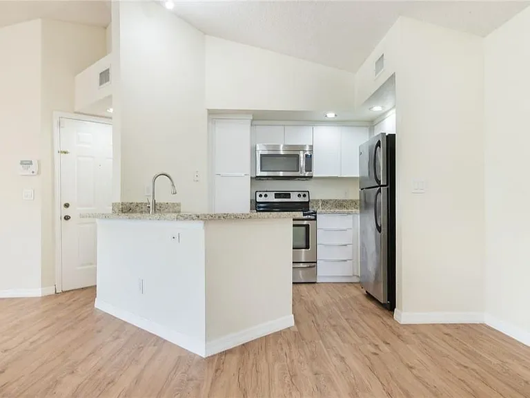 417 Vista Isles Dr #2322 — Photo 8