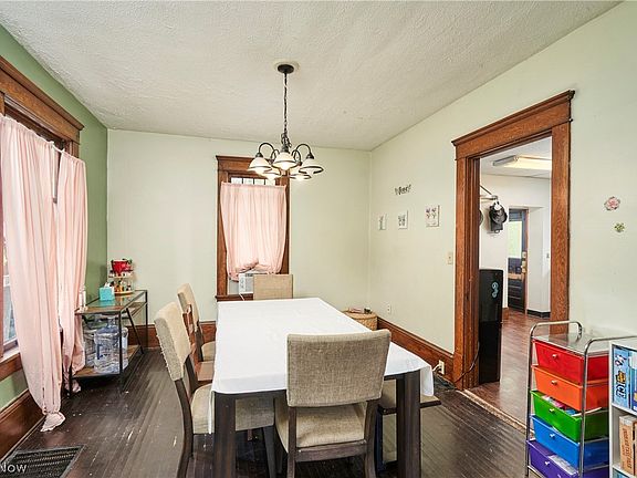 4th image of 136 Smith Ave NW